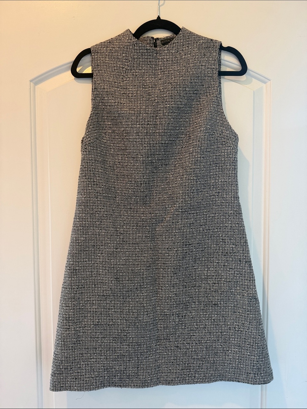 Alice + Olivia Black and White Sleeveless Shift Dress